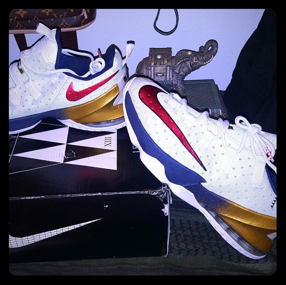 SOLD!!! Nike ® LeBron XIII "Olympic"